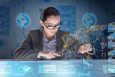 現(xiàn)代女性的網(wǎng)絡(luò)理念圖片-現(xiàn)代女性和未來媒體的分享概念素材-高清圖片-攝影照片-尋圖免費打包下載